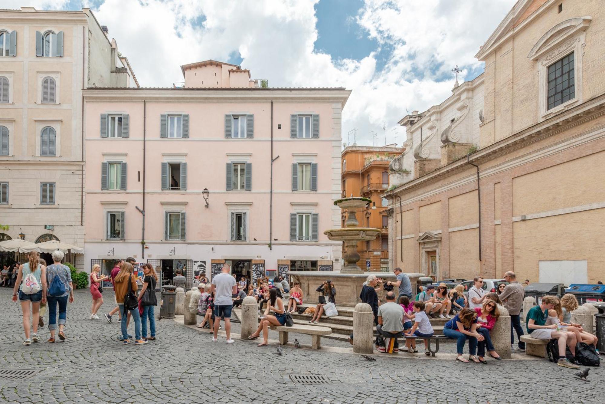 Piazzetta De' Monti Suites Rome Exterior photo