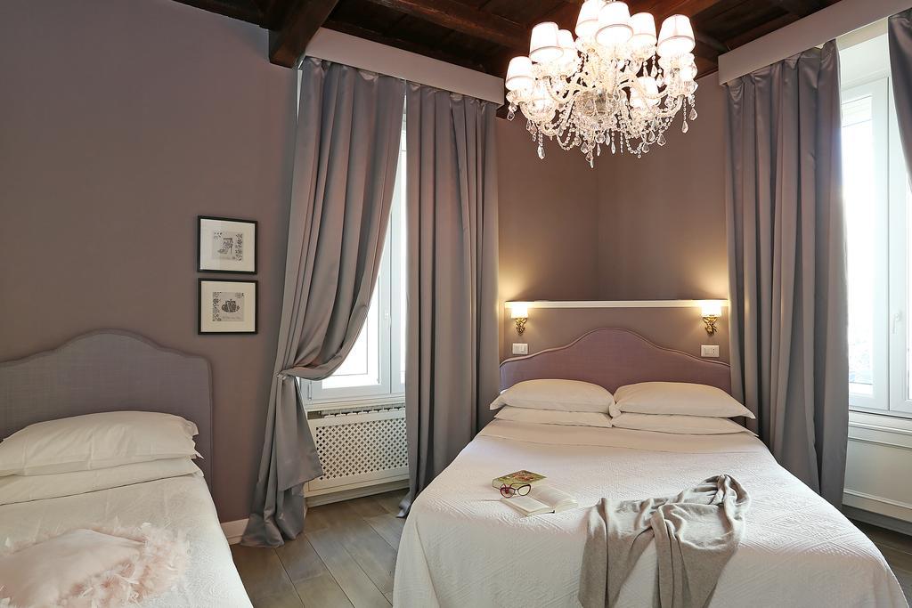 Piazzetta De' Monti Suites Rome Room photo